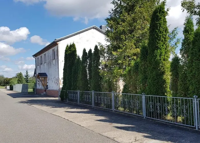 Monika Ot Uellnitz An Der A14 *