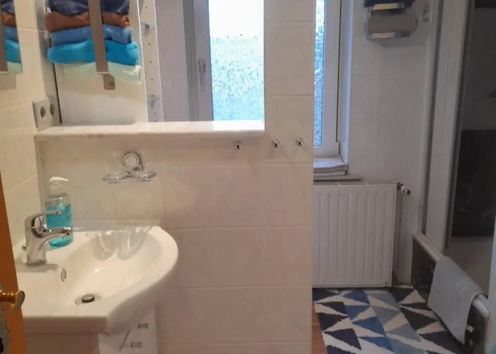 Monika Ot Uellnitz An Der A14 *